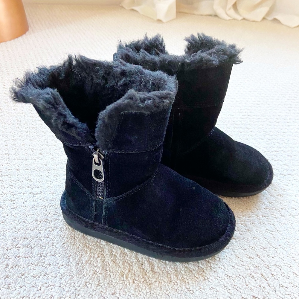 Koolaburra by Ugg black fur lined boots